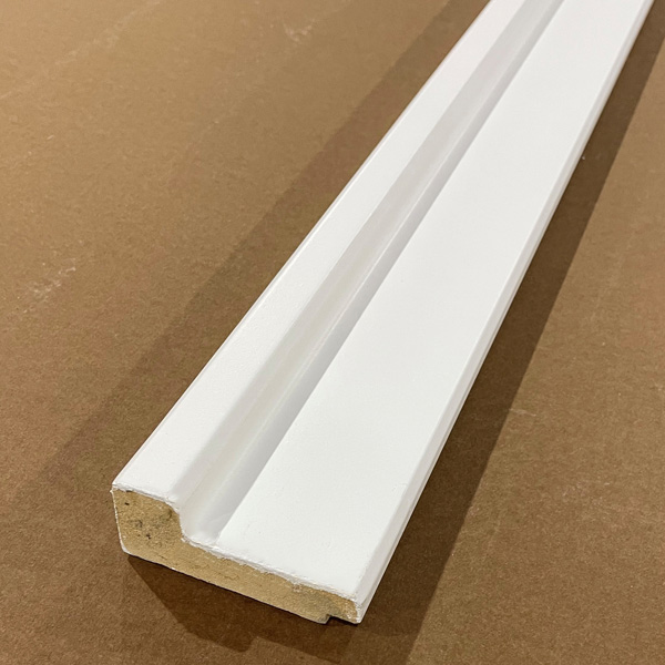 Supreme white finished chair rail